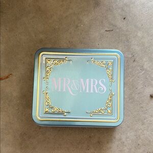 Wedding or Shower MR & MRS Decorative Tin Box